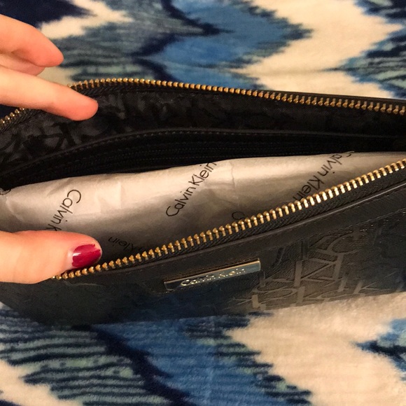 Calvin Klein black purse-never used - Picture 3 of 5